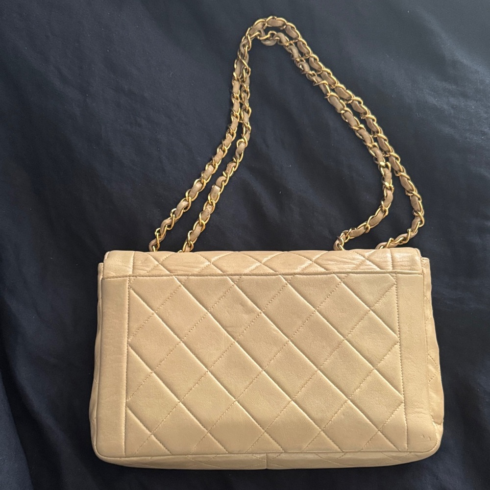 Chanel Beige Quilted CC Flap Bag - Picture 9 of 14